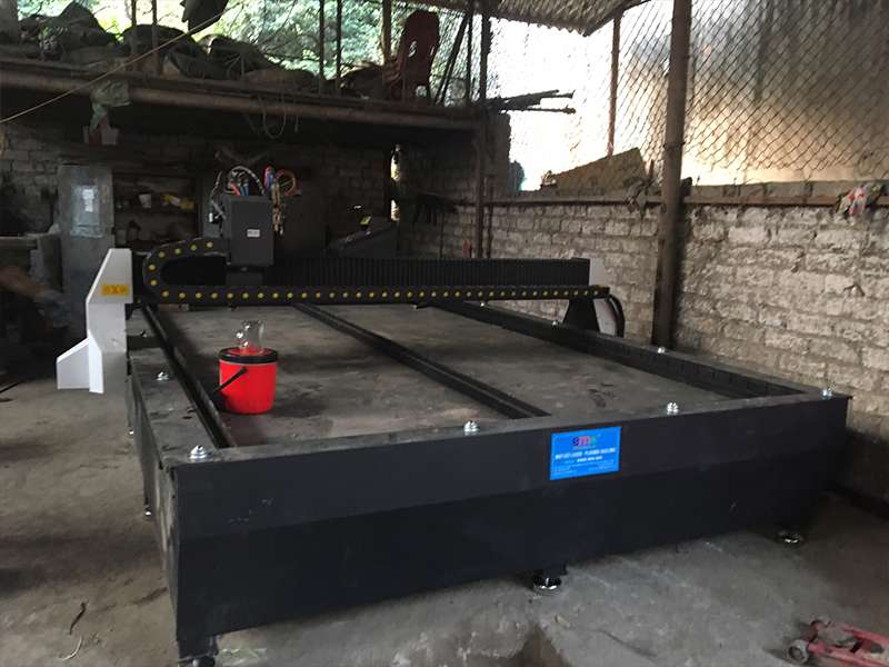 Máy cắt plasma cnc EMC-2000 tại Bắc Giang