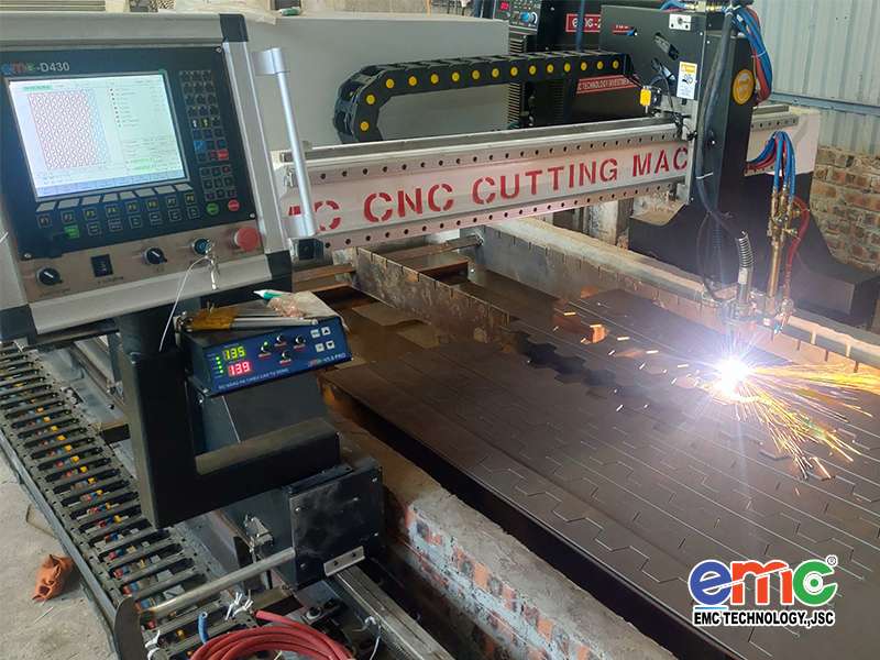Máy cắt cnc Plasma EMC-3000 Bắc Ninh