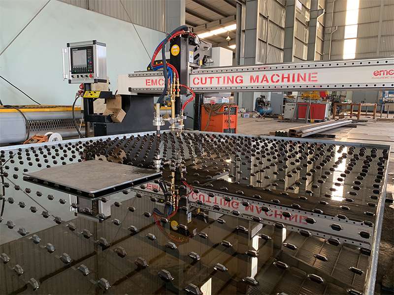 Máy cắt cnc Plasma EMC-3000 tại Vũng Tàu