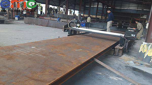 EMC lắp máy cắt CNC cho khách hàng tại Hà Nội