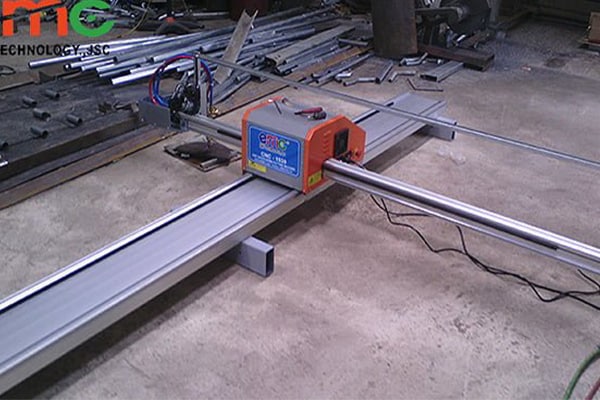 Máy cắt plasma cnc mini EMC-1530
