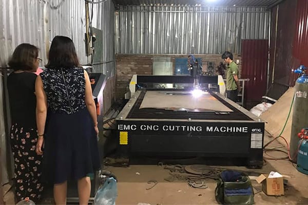 Máy cắt plasma cnc EMC-2000
