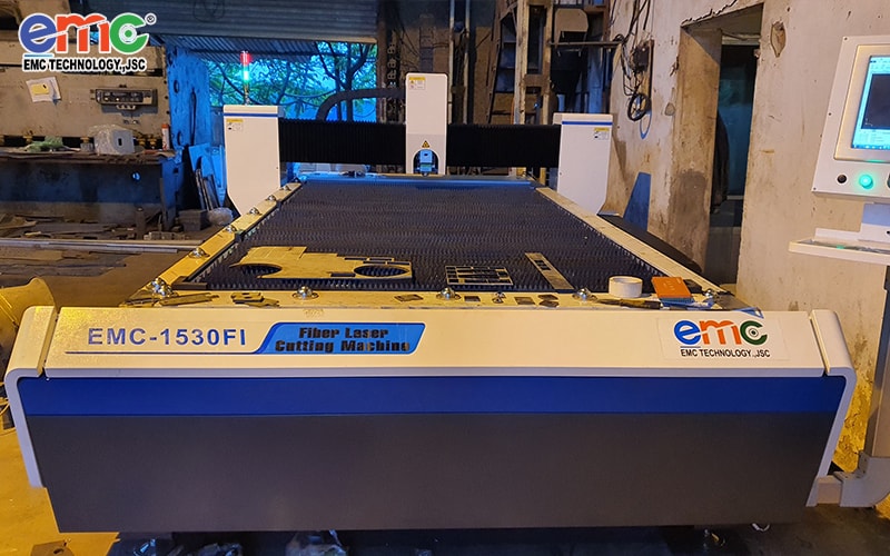 Máy Cắt Laser Fiber EMC-1530FI Lắp Đặt Tại Hoàng Mai
