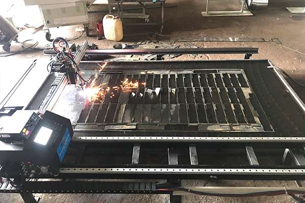 Máy cnc mini Plasma 2 ray EMC-1600 Quận 12 TP.HCM