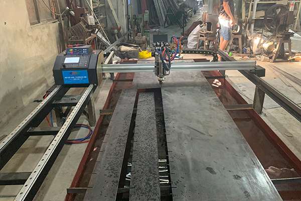 máy cắt cnc mini plasma EMC-1600pro Long An