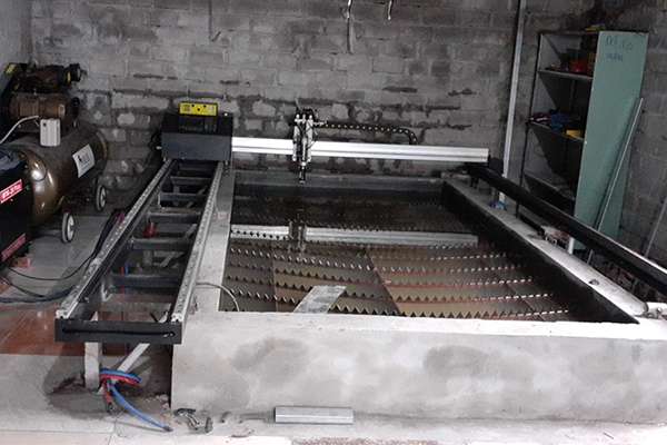 15.Máy cnc mini Plasma 2 ray EMC-1600 Nam Định