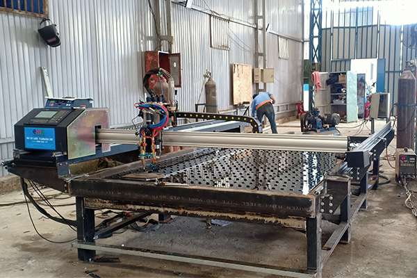 Máy cnc mini Plasma 2 ray EMC-1600 Thủ Đức