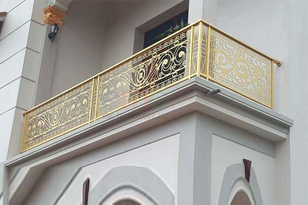 lan can ban công sắt cnc đẹp nhất 2020