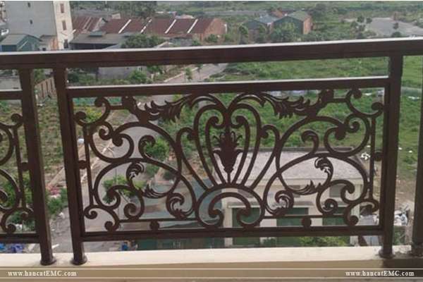 lan can ban công sắt cnc đẹp nhất 2020