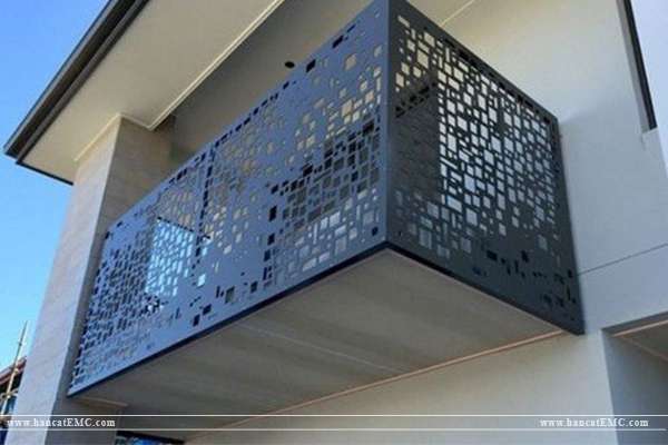 lan can ban công sắt cnc đẹp nhất 2020