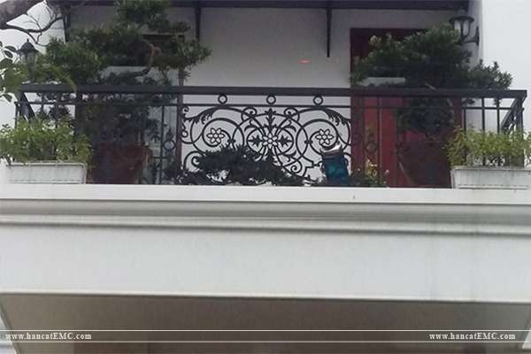 lan can ban công sắt cnc đẹp nhất 2020