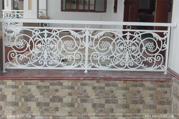 lan can ban công sắt cnc đẹp nhất 2020
