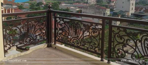 lan can ban công sắt cnc đẹp nhất 2020