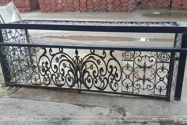 lan can ban công sắt cnc đẹp nhất 2020