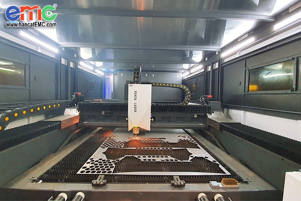 Máy cắt Laser Penta Bolt nguồn 6kw tại Bình Dương