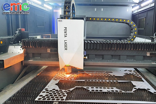 Máy cắt Laser Penta Bolt nguồn 6kw tại Bình Dương