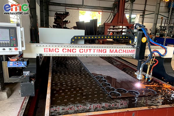 Máy cắt CNC Plasma EMC-3000 tại Hoàng Mai - Nghệ An