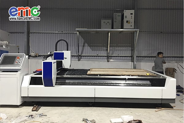 máy cắt laser fiber tại Hà Đông