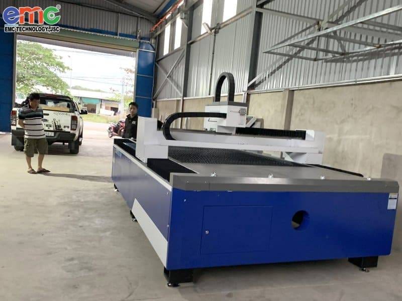 Máy cắt laser giá rẻ dòng basic tại Đồng Nai