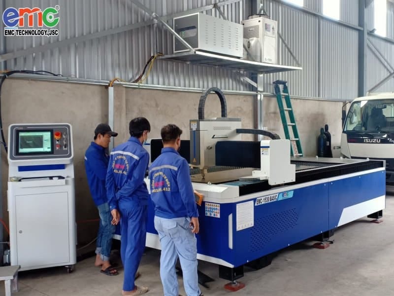 Máy cắt laser giá rẻ dòng basic tại Đồng Nai