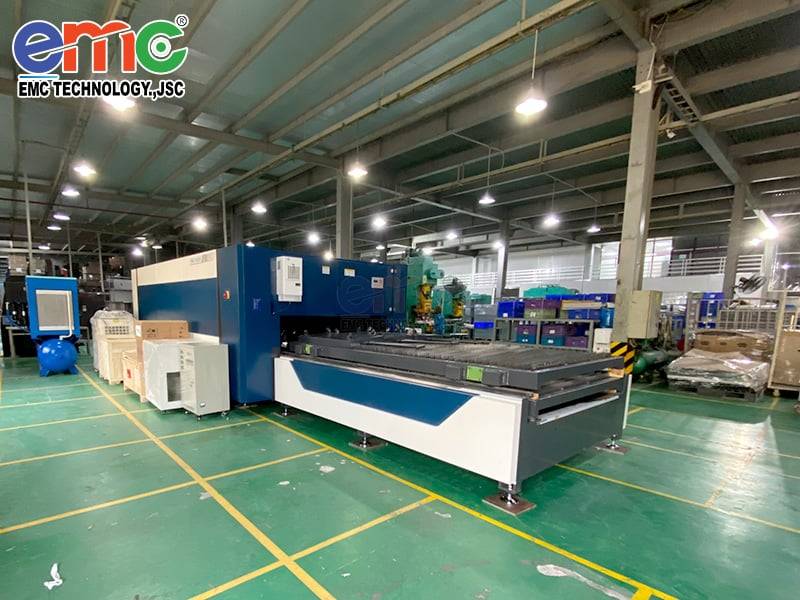 Máy cắt Laser Fiber EMC bàn chuyển đổi