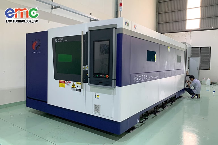 máy cắt laser penta bolt tại công ty Keytech