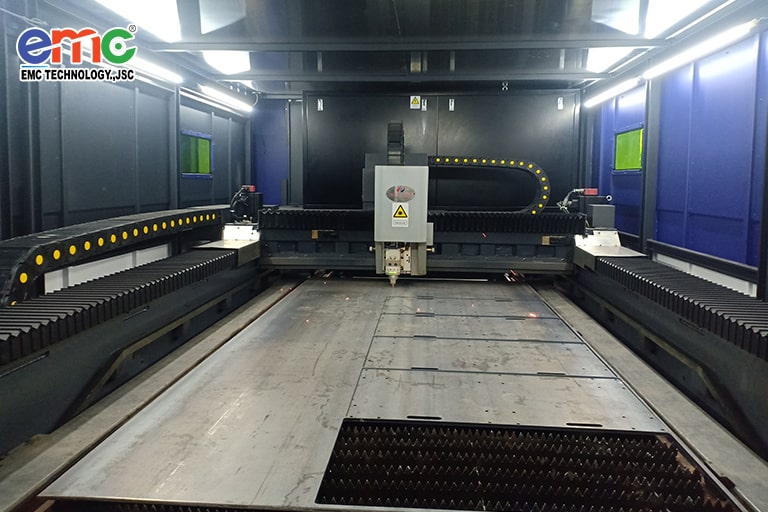 máy cắt laser penta bolt tại công ty Keytech