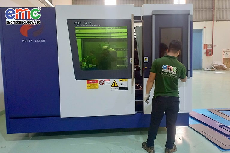 máy cắt laser penta bolt tại công ty Keytech