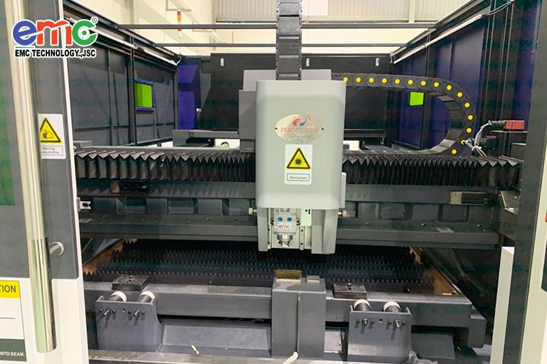 máy cắt laser penta bolt tại công ty Keytech