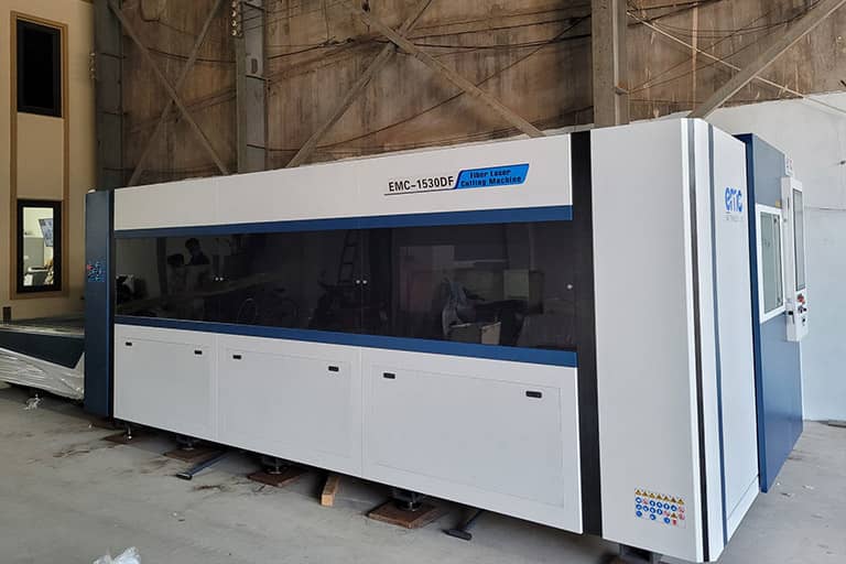 Máy cắt laser bàn chuyển đổi tại doanh nghiệp Minh Thu