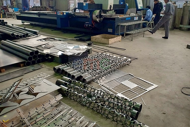 Cắt laser kim loại tấm tại Thép Đa Hình