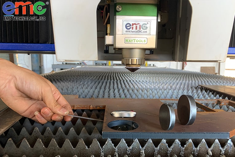 máy cắt laser tại Công ty TPHCM