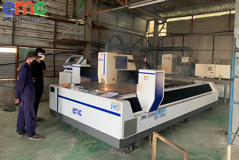 máy cắt laser tại TPHCM