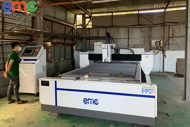 máy cắt laser tại TPHCM