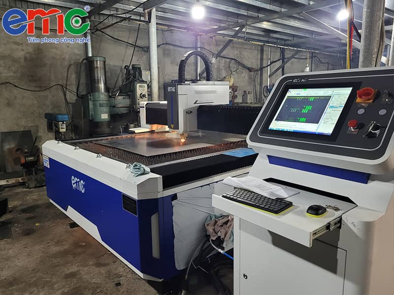 Máy cắt laser EMC-Basic Tại Hưng Yên