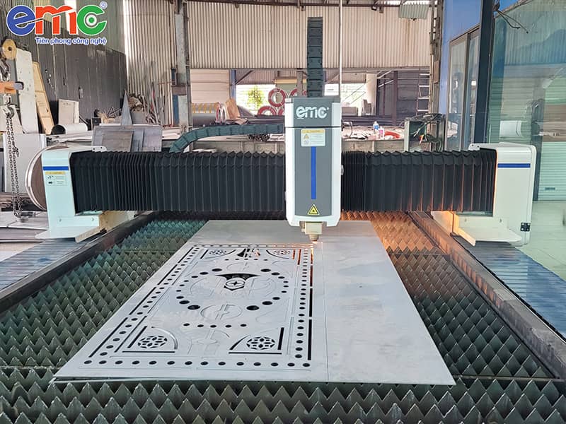 máy cắt laser kim loại EMC-Basic tại Nghệ An