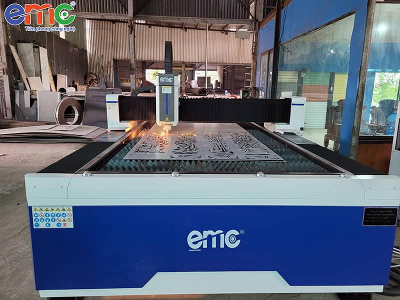 máy cắt laser kim loại EMC-Basic tại Nghệ An