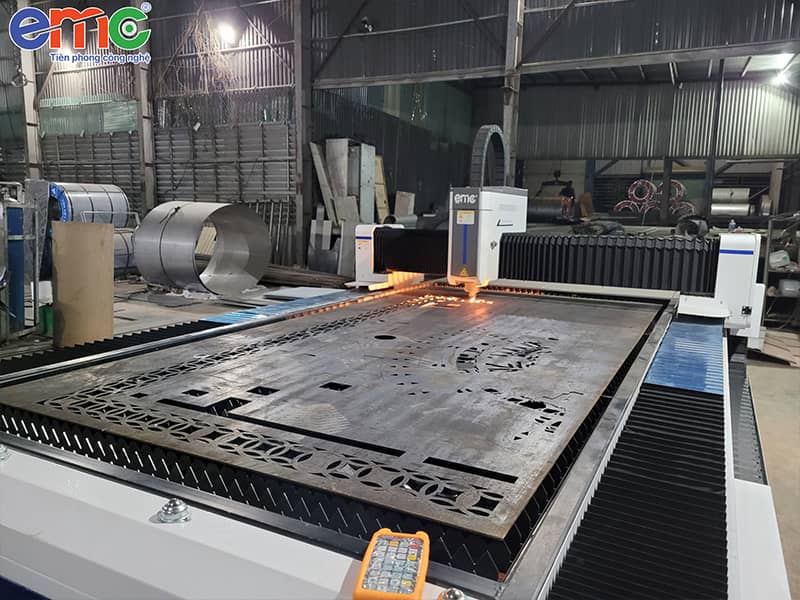 máy cắt laser kim loại EMC-Basic tại Nghệ An