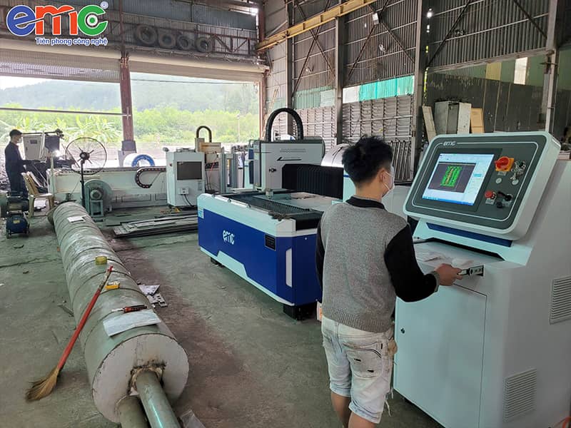 máy cắt laser kim loại EMC-Basic tại Nghệ An