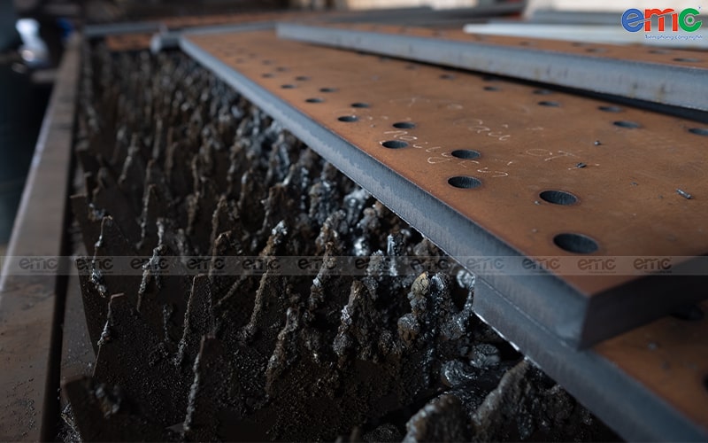 máy cắt laser bàn chuyển đổi tại công ty Thép Cường Oanh