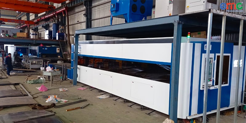 máy cắt laser bàn chuyển đổi tại công ty Thép Cường Oanh
