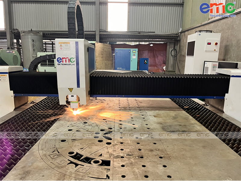 máy cắt laser fiber tại công ty Cát Hằng - Hải Dương