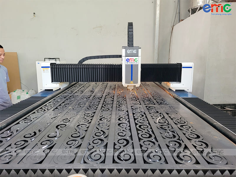 Máy cắt laser EMC Basic tại Bắc Giang