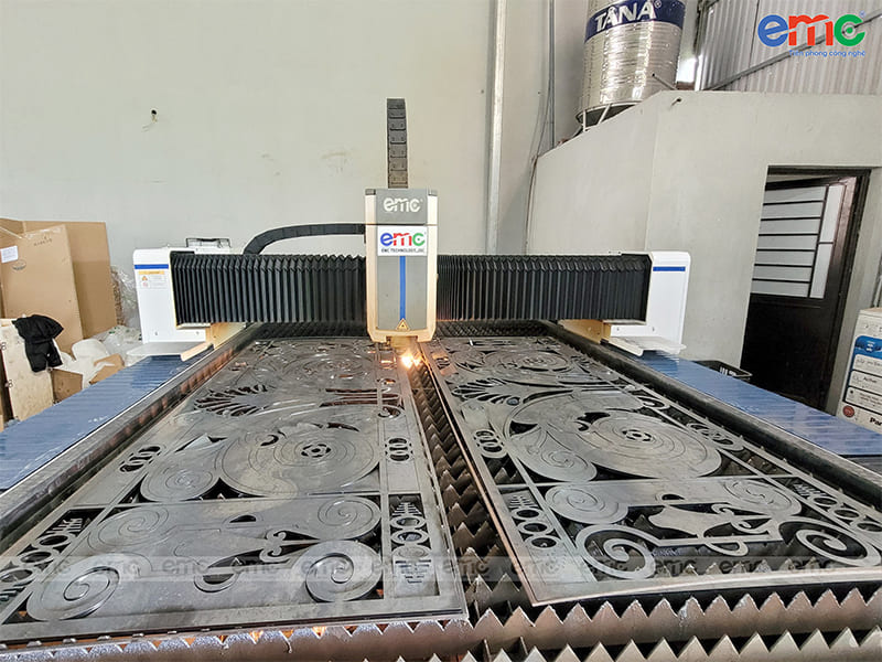 Máy cắt laser EMC Basic tại Bắc Giang