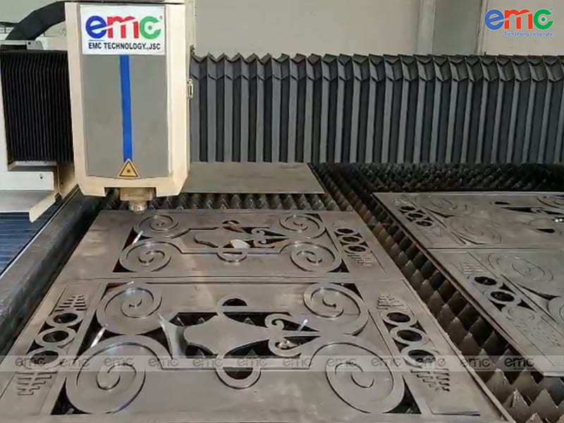 Máy cắt laser EMC Basic tại Bắc Giang