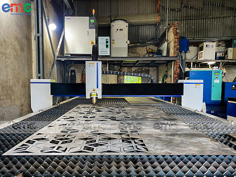Xưởng cắt cnc bản mã, hoa văn Hà Anh đầu tư máy cắt laser fiber thứ 2