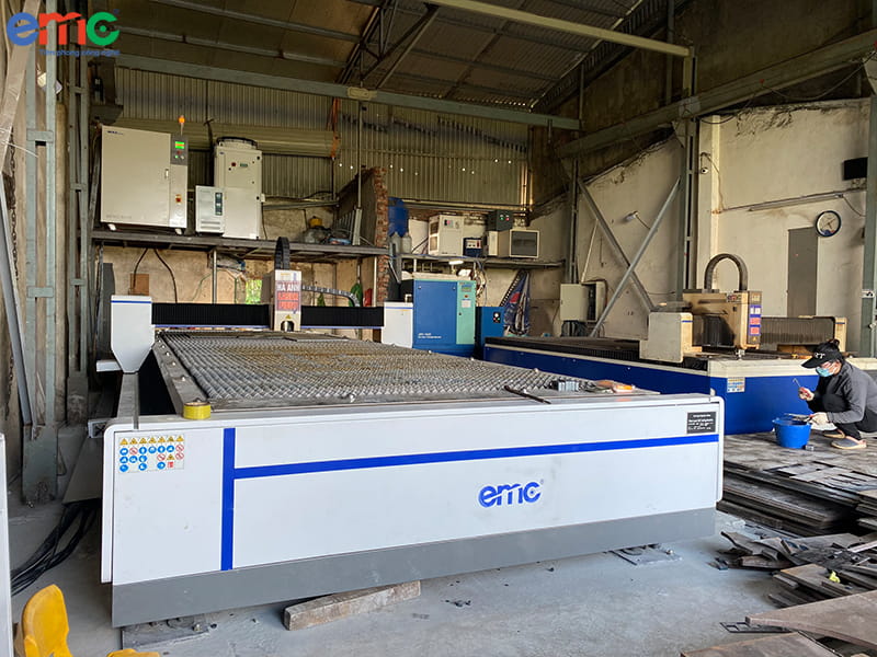 Xưởng cắt cnc bản mã, hoa văn Hà Anh đầu tư máy cắt laser fiber thứ 2