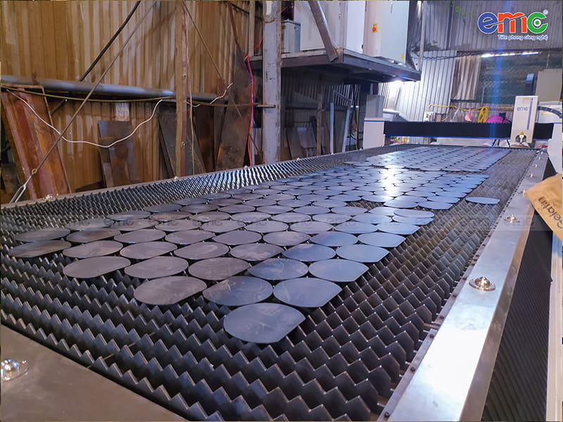 Máy cắt laser được EMC lắp đặt tại Thép Minh Hóa