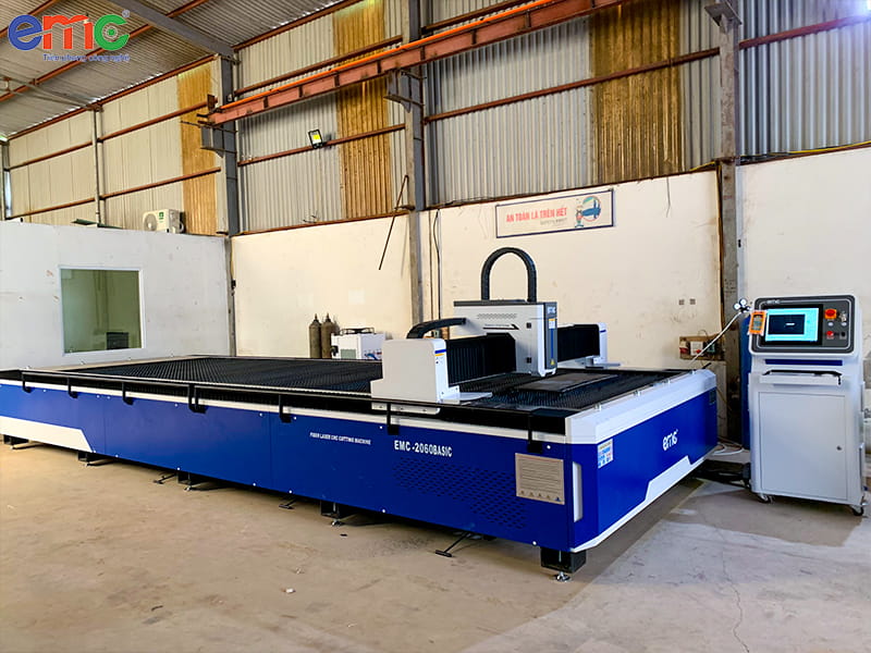 Máy cắt laser EMC 2060 Basic 3000W tại Hưng Yên