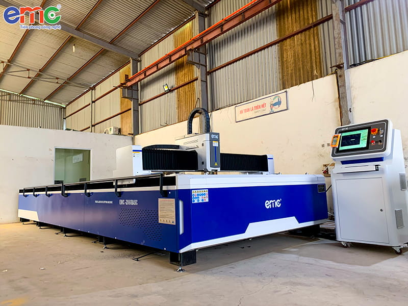 Máy cắt laser EMC 2060 Basic 3000W tại Hưng Yên
